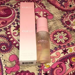 Kylie Skin - Kylie Jenner Foaming Face Wash